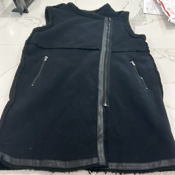 Atmosphere Full Front and Sise Pocket Zipper Long‎ Vest. Size 6(914) - Picture 10 of 15